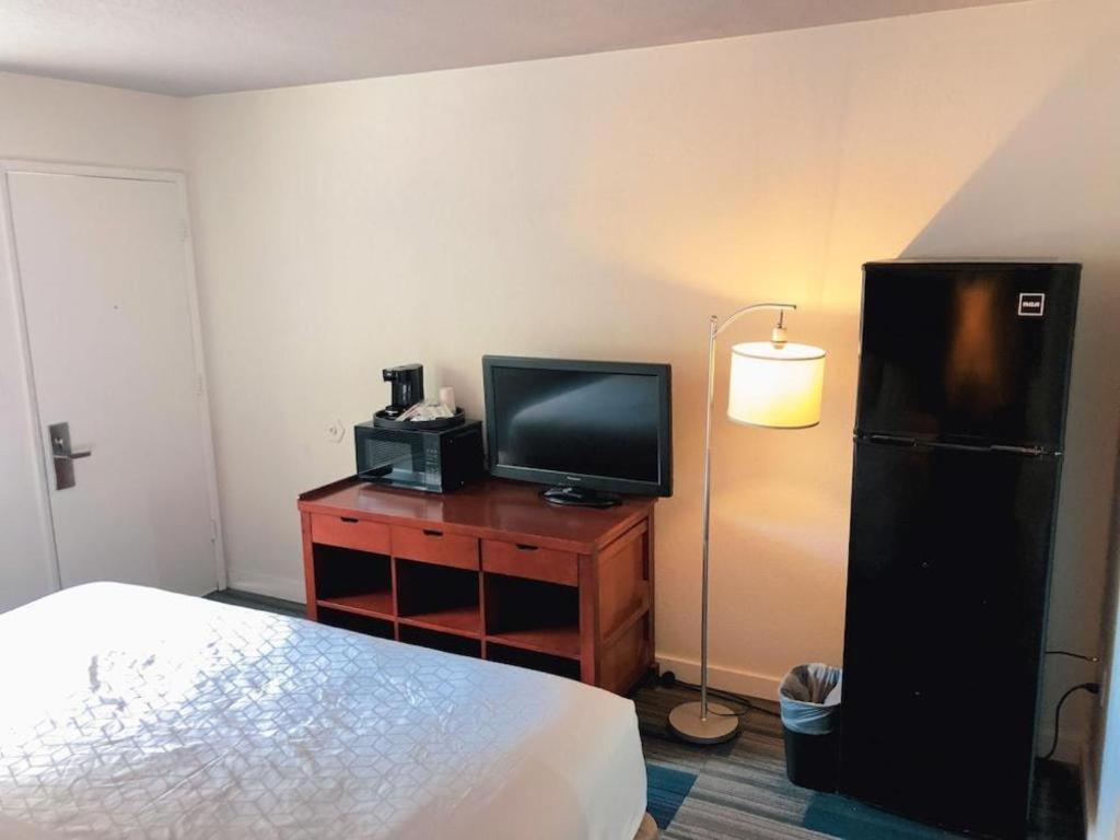 Super 8 By Wyndham San Jose Airport Motel Santa Clara Exterior photo